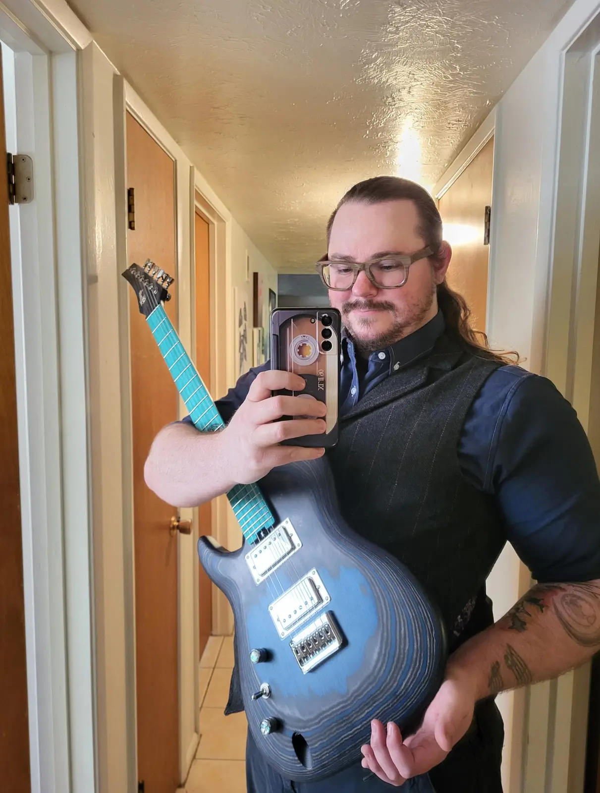Winner photo for W30 Lindo Saturn Pebble Electric Guitar and Premium Hard Case