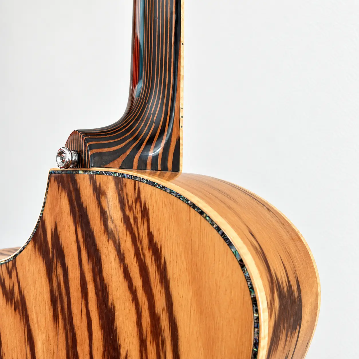 W39 Lindo Earth V1 Electro Acoustic Guitar — Win The Exact Guitar Shown – gallery image 3