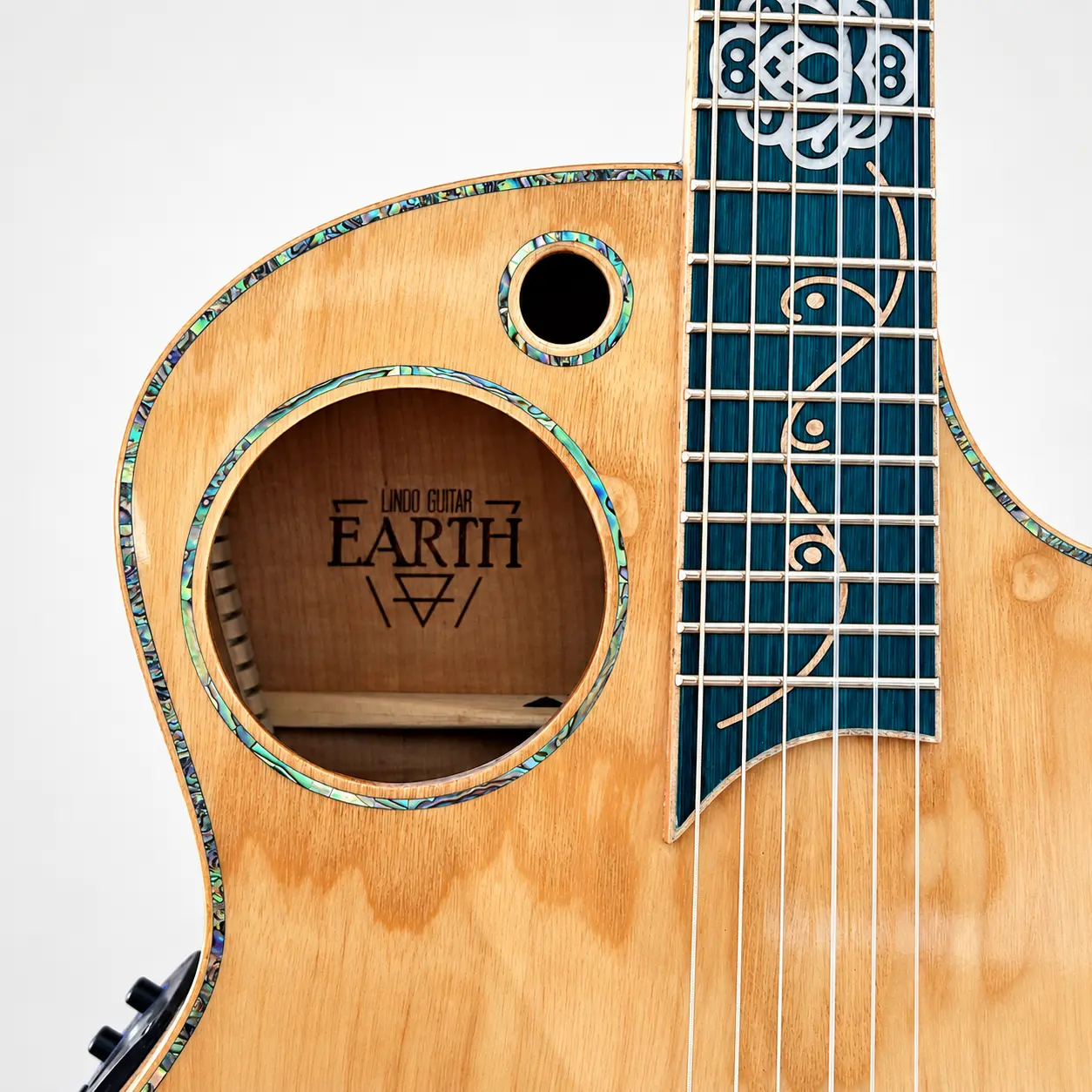 W39 Lindo Earth V1 Electro Acoustic Guitar — Win The Exact Guitar Shown – gallery image 5